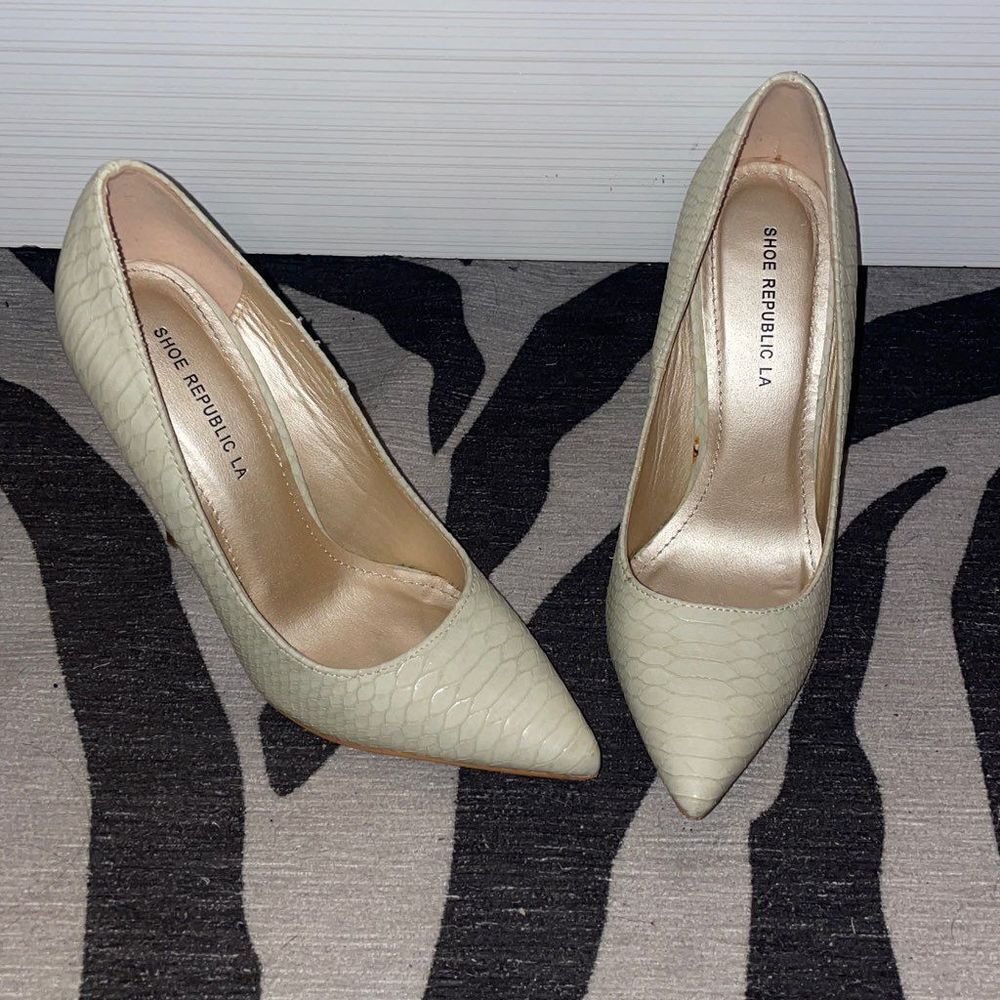 Shoe Republic LA Ivory Snake-Embossed Pointed Toe Heels